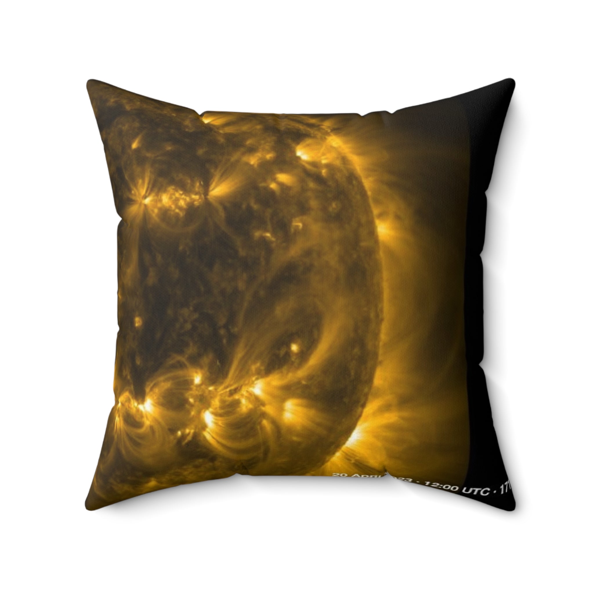 Solar 171Å — 2023-04-20 · Throw Pillow